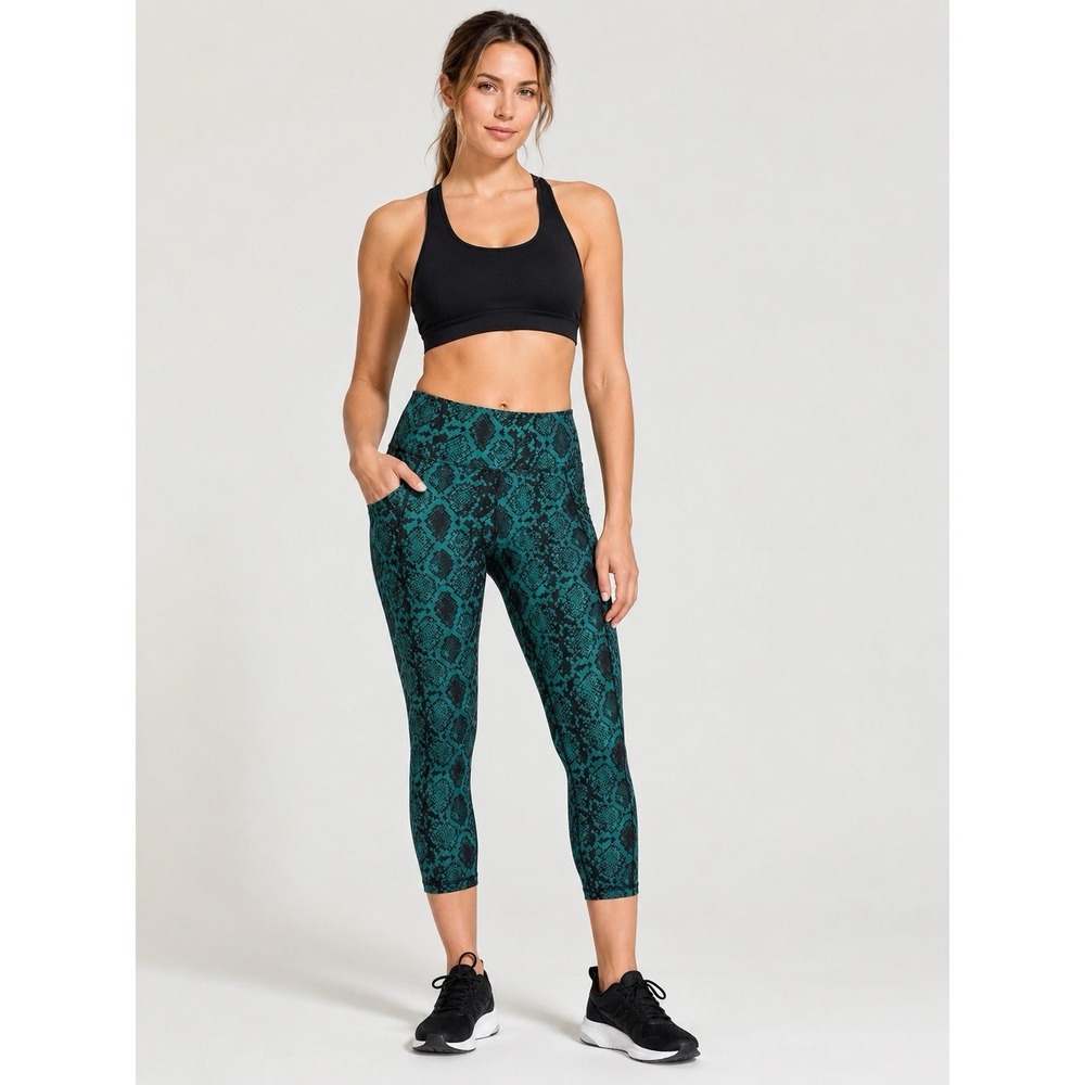 NWT Tahari Sport Snake Print Leggings Womens Large Greenโ Black Cropped 26